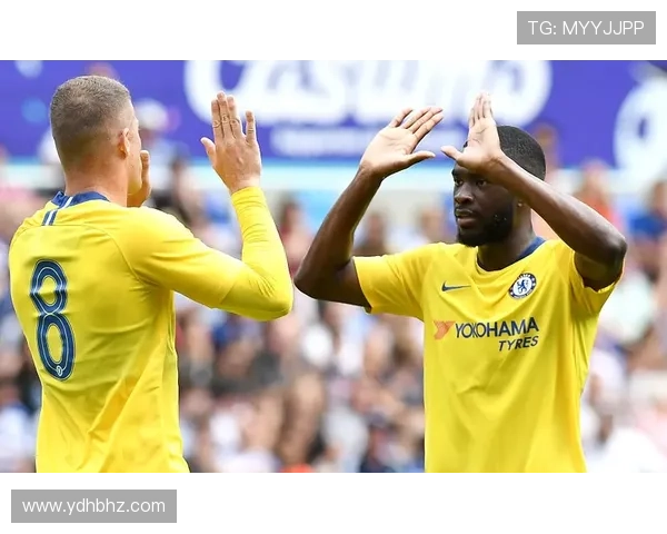 切尔西战术体系解析:近期攻防结构与阵型演变分析