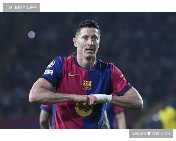 莱万多夫斯基与本泽马对比：技术型与效率型中锋谁更强