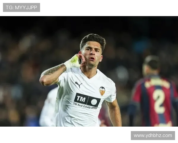 瓦伦西亚重建困局持续,球队稳定性面临考验,竞争格局带来变化 瓦伦西亚重建困局持续,球队稳定性面临考验,竞争格局带来变化