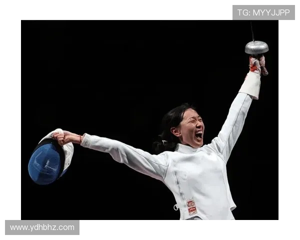 孙一文这阵子日常直接跟明星差不多了，豪车豪宅晒不停，跟球场上那个拼命三郎判若两人！